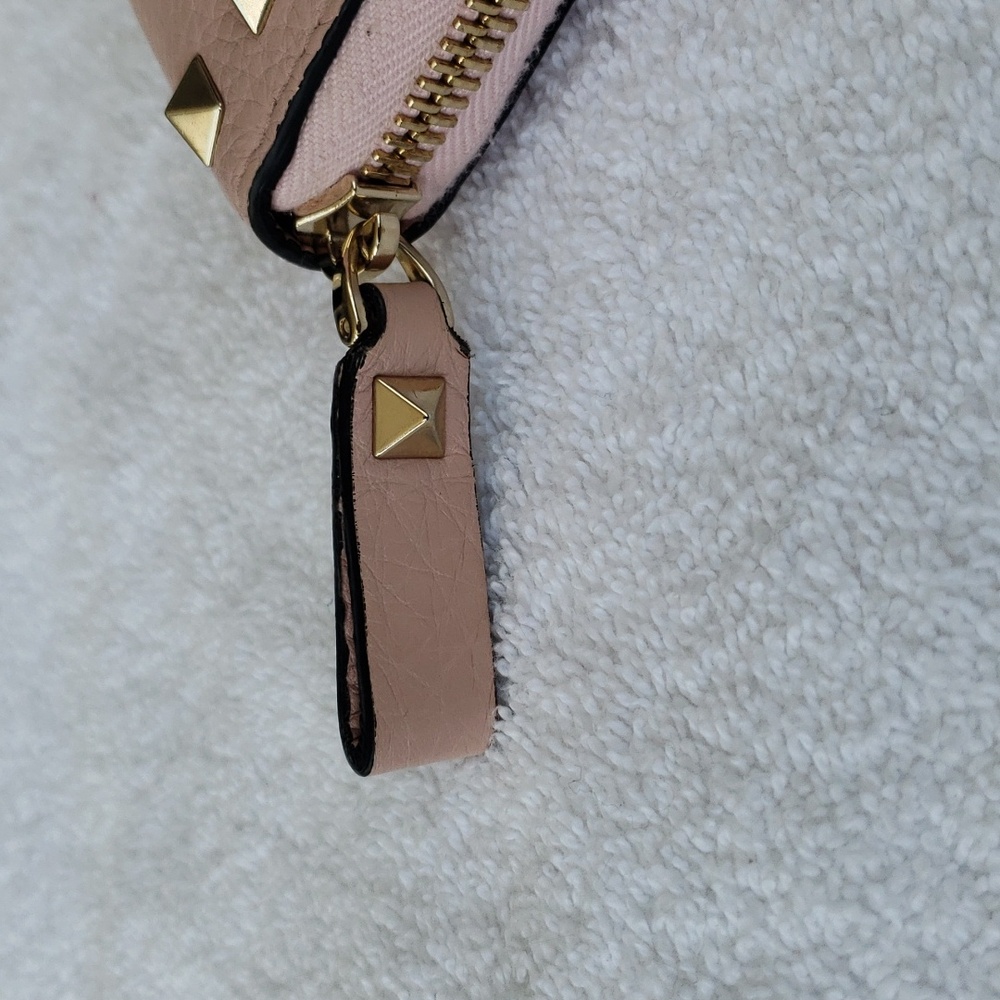 Valentino Garavani Rock stud zippy wallet 🔥 💕 - Picture 14 of 16